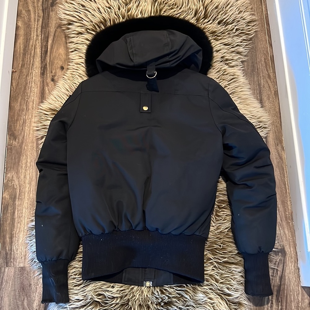 MOOSE KNUCKLES DEBBIE BOMBER SHEARLING WOMEN'S DOWN JACKET - Picture 9 of 15